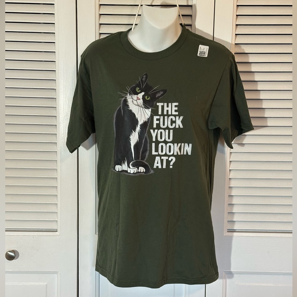 NWT Green Cat Graphic T-Shirt